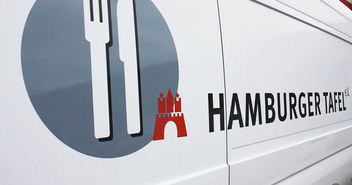 Ein Wagen der Hamburger Tafel - Copyright: © Hagen Grützmacher