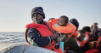 Geflüchtete im Mittelmeer - Copyright: © www.sea-eye.org