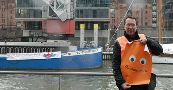 Wetterfest: Propst Thomas Drope und die 'Flusi' gehen im Mai auf Kirchentags-Tour - Copyright: Ines Hansla/kirche-hamburg.de