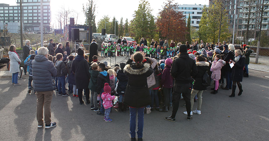 Fast 200 Kinder waren heute zur Pflanzaktion gekommen